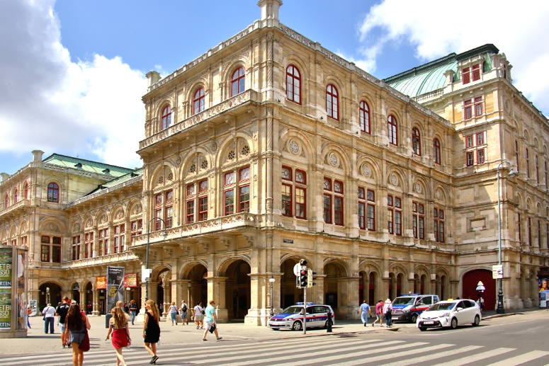 __Austria_Vienna_0560_m_4