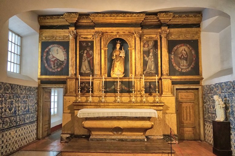 Side chapel of the church of São João Evangelista, Lóios Convent, Evora, Portugal